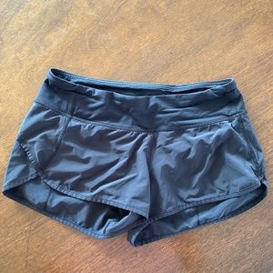 Black Lululemon Speed Up 2.5" Shorts - black (size 6)!
